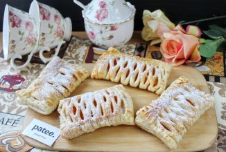 Слойки с абрикосами