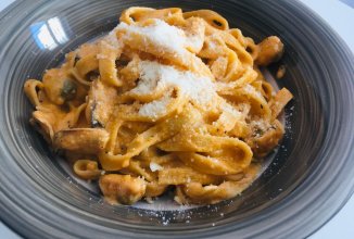 Паста с мидиями в сливочном песто соусе