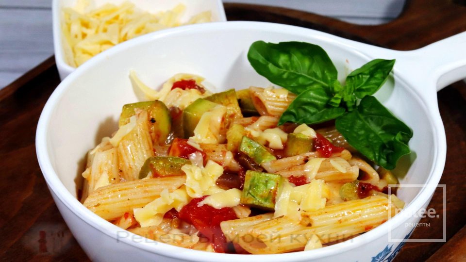 Макароны с кабачками и помидорами - Шаг 10