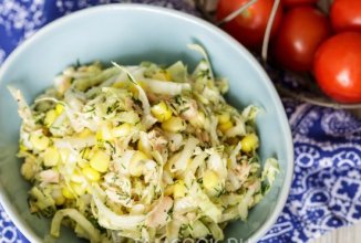 Салат с тунцом, пекинской капустой и кукурузой 🥗
