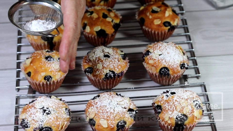 Творожные кексы с черникой и миндалём - Шаг 10