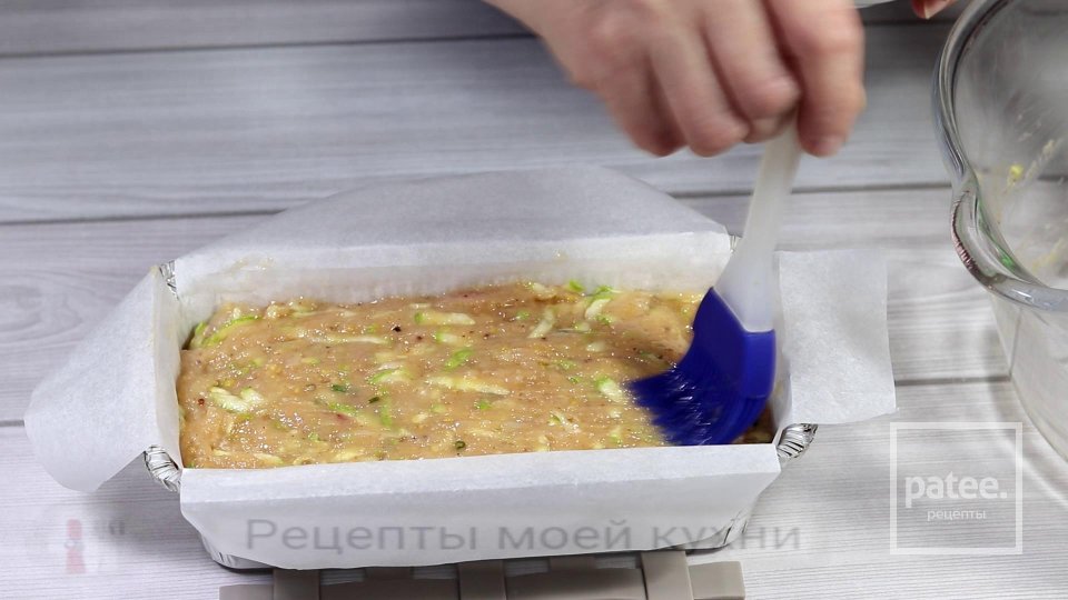 Мясной хлеб с куриного филе и кабачка в духовке - Шаг 6