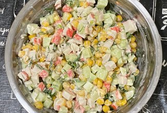 Салат с кукурузой