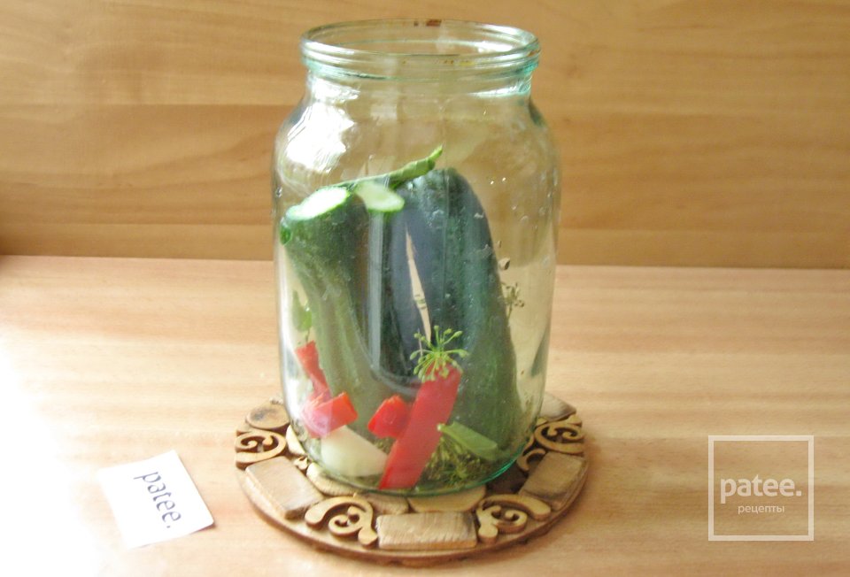 Маринованные огурцы с патиссонами - Шаг 7