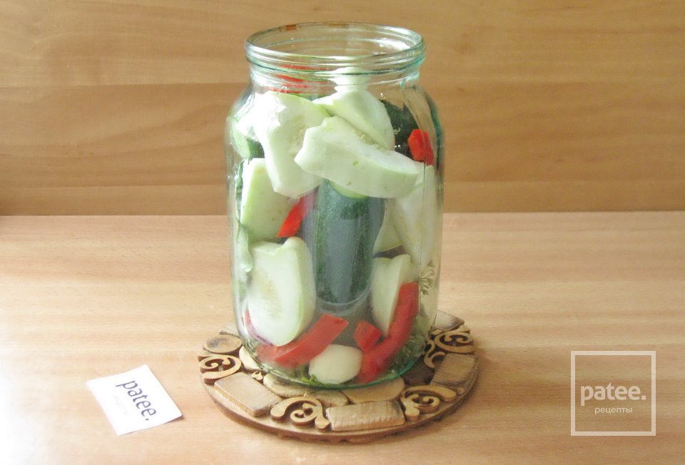 Маринованные огурцы с патиссонами - Шаг 8