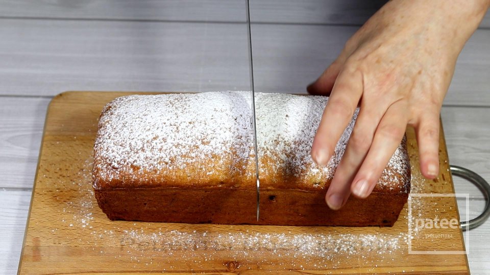 Творожный кекс с изюмом и орехами - Шаг 10