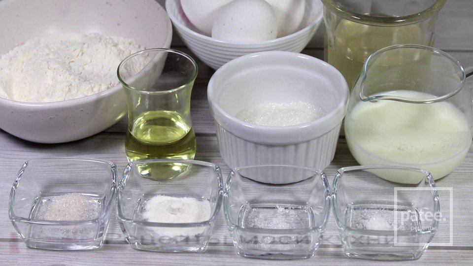 Бисквитный пирог с меренгой - Шаг 1