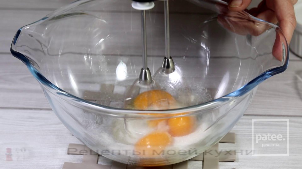 Бисквитный пирог с меренгой - Шаг 2