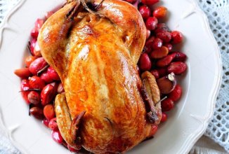 Курица, запечённая с кизилом