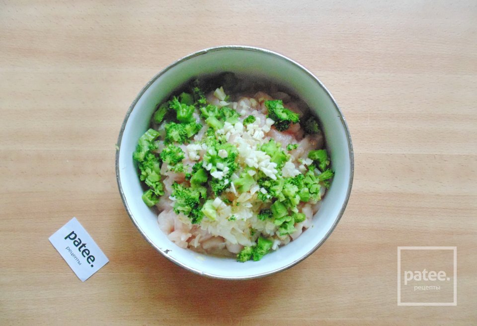 Рубленые котлеты из курицы с брокколи - Шаг 7
