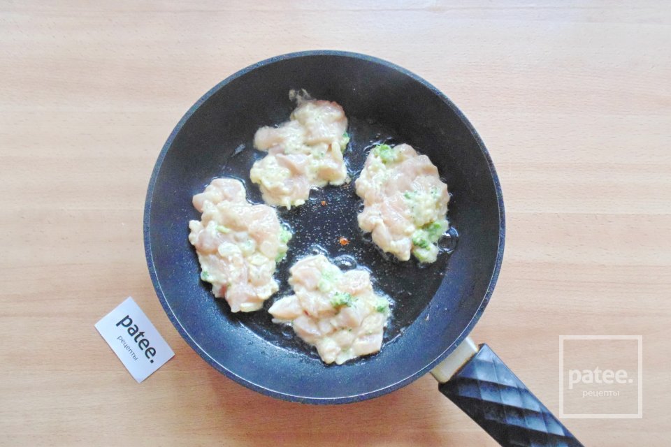 Рубленые котлеты из курицы с брокколи - Шаг 13