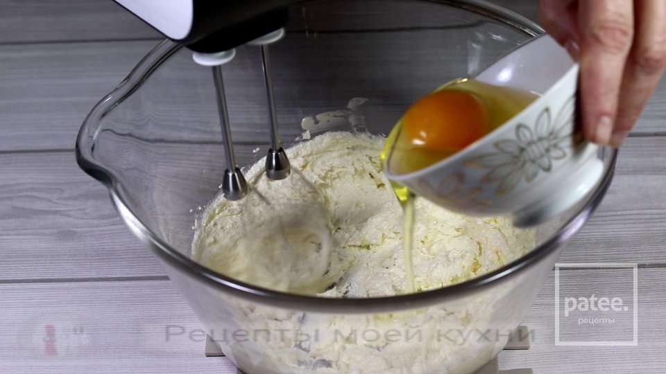 Пирог перевертыш с грушами в карамели - Шаг 3