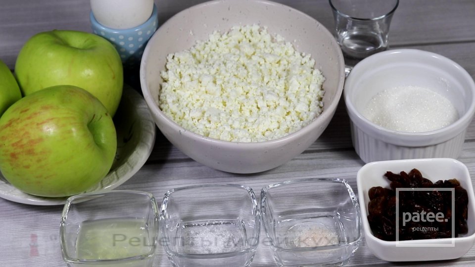 Запеченные яблоки с начинкой из творога c меренгой - Шаг 1