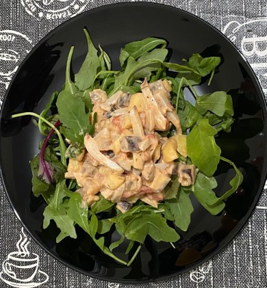 Салат с кальмарами