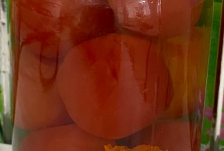 Помидоры маринованные с бархатцами (чернобривцами)