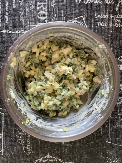 Пирожки с луком и яйцом - Шаг 4