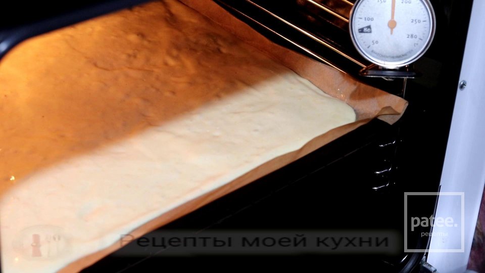 Бисквитный рулет с начинкой из груш - Шаг 11