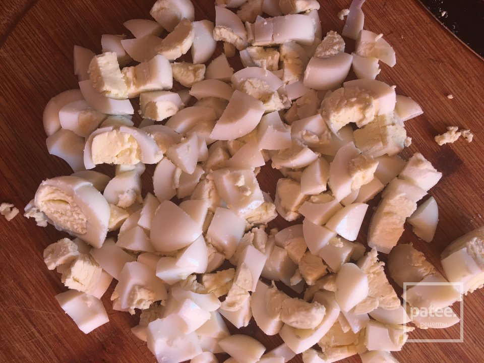 Салат с крабовыми палочками по-новому. - Шаг 3