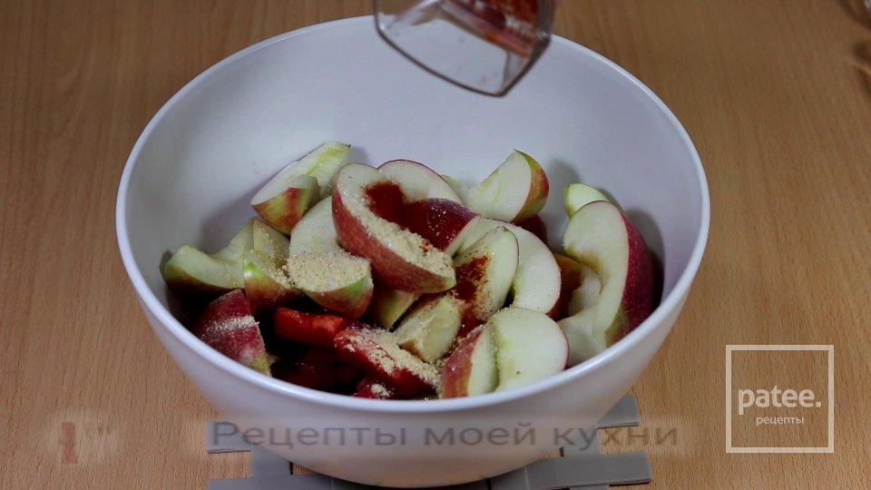 Запеченная курица с яблоками и сладким перцем - Шаг 5