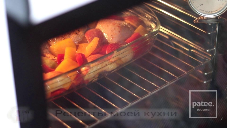 Запеченная курица с яблоками и сладким перцем - Шаг 7