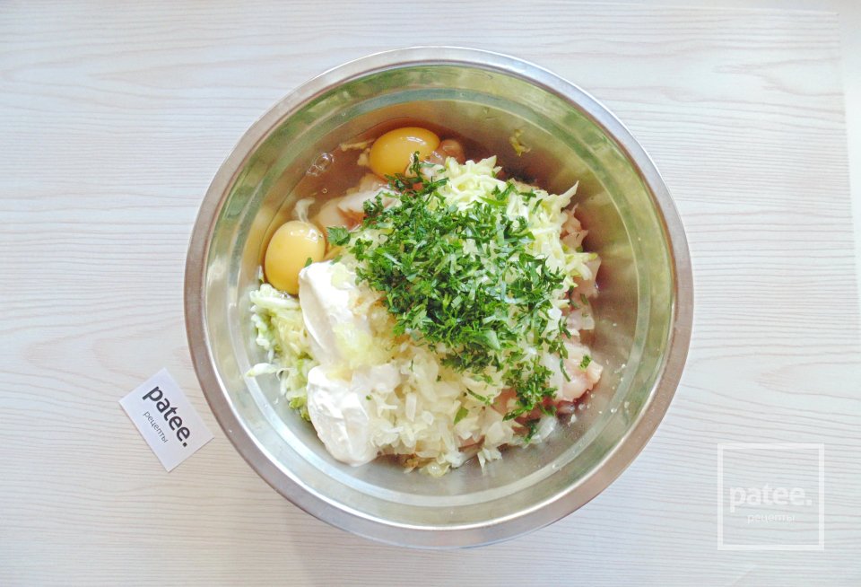 Куриные оладьи с кабачком - Шаг 9