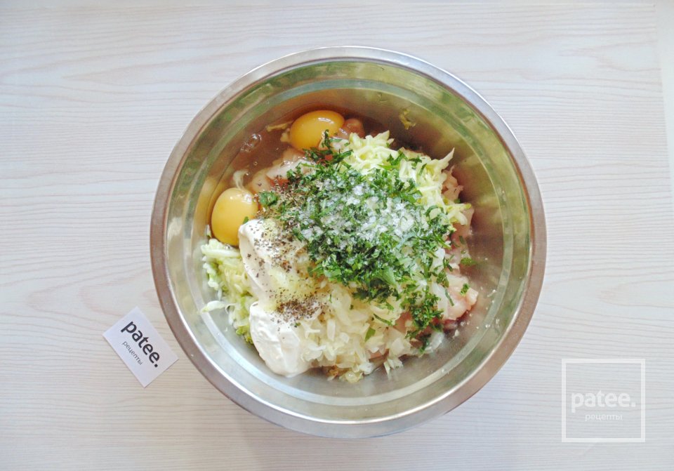 Куриные оладьи с кабачком - Шаг 10