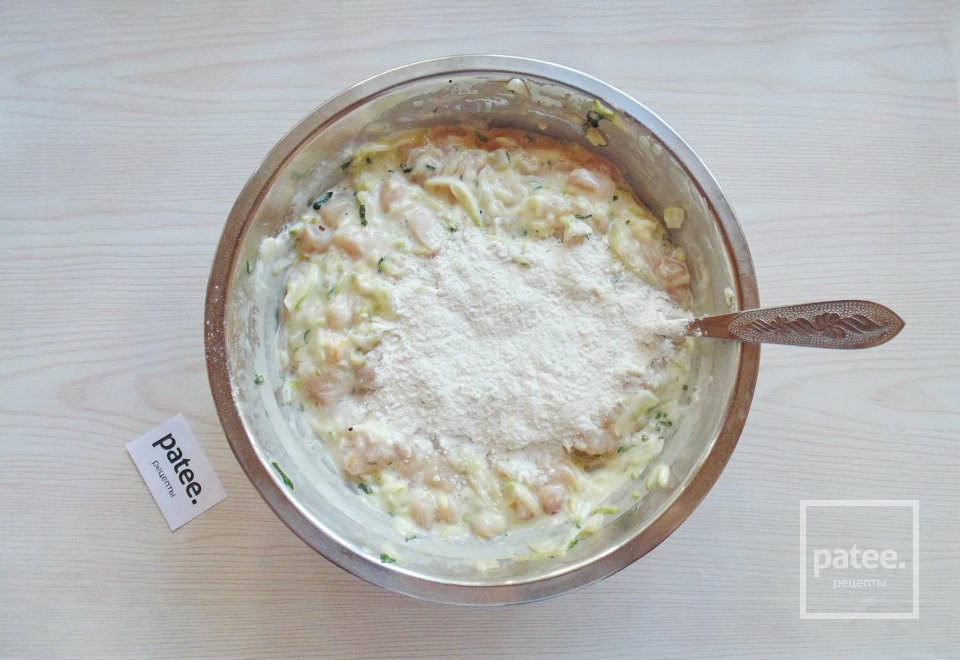 Куриные оладьи с кабачком - Шаг 11