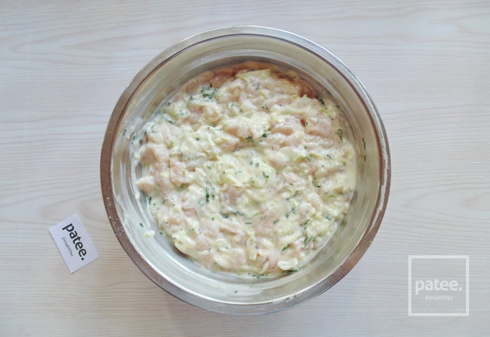 Куриные оладьи с кабачком - Шаг 12