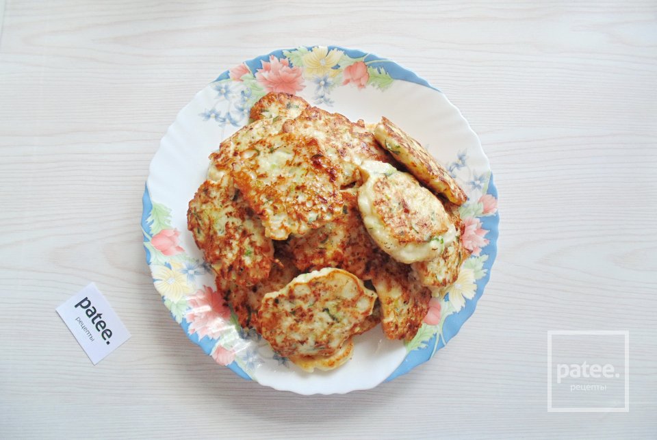Куриные оладьи с кабачком - Шаг 15