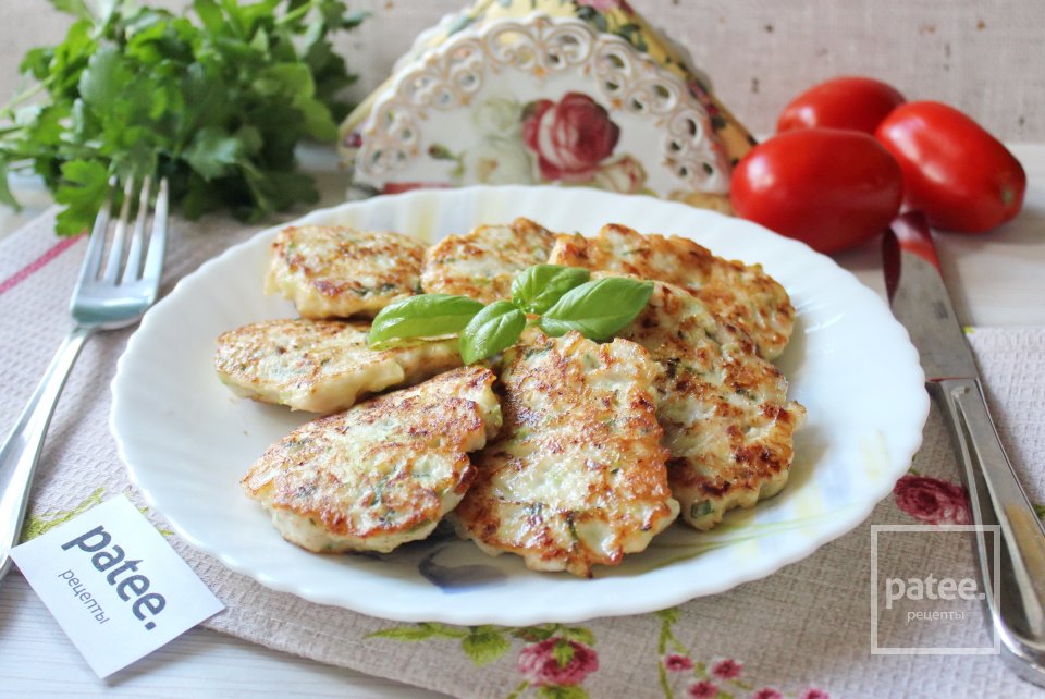 Куриные оладьи с кабачком - Шаг 16