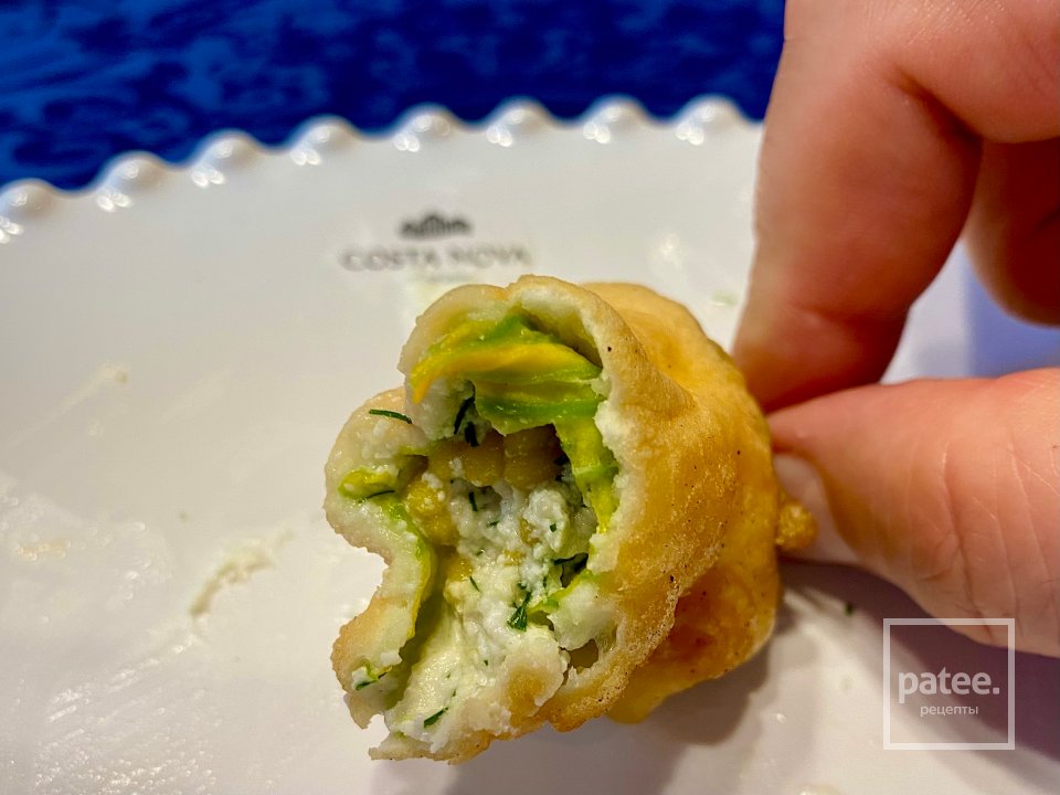 Цветки цукини с медово-чесночной рикоттой в кляре с сырным соусом - Шаг 15