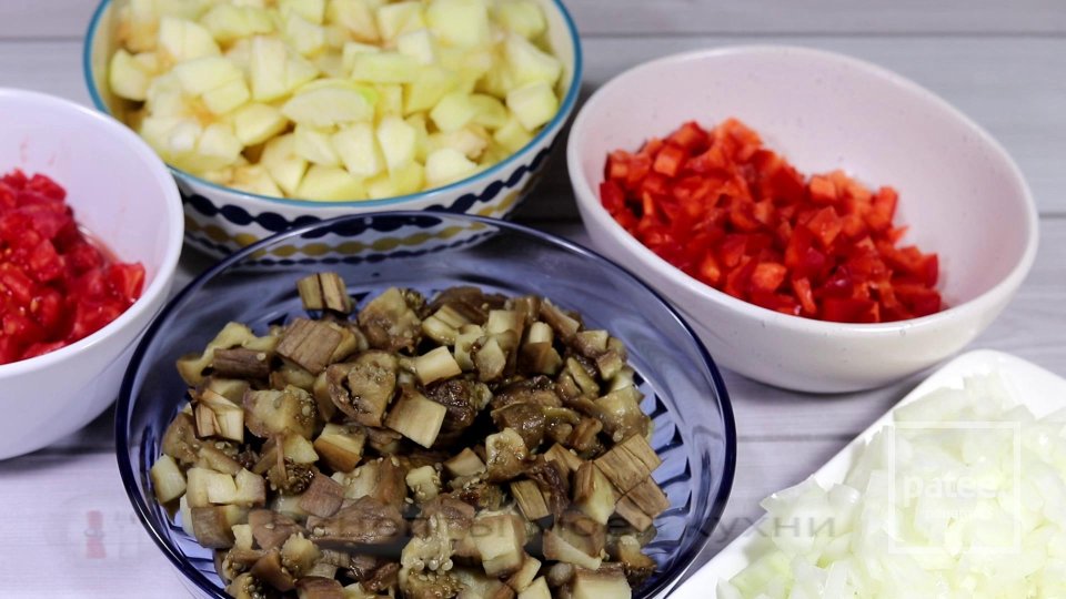 Баклажанная икра с яблоками - Шаг 3