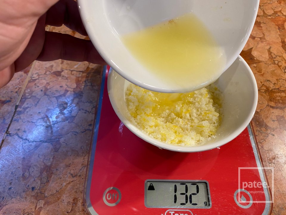 Цветки цукини с фейхоа, грецкими орехами и лаймом в сладком кляре и лимонном курде - Шаг 5