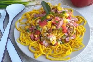 Блинный салат с копченой колбасой 🥗