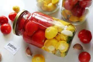 Помидоры с патиссонами, маринованные на зиму