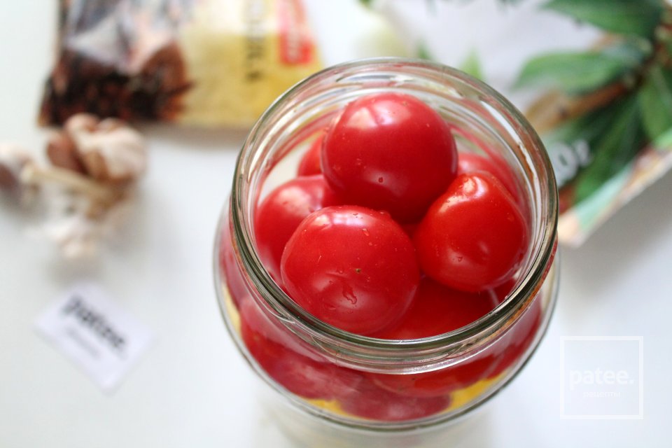 Помидоры с патиссонами, маринованные на зиму - Шаг 7