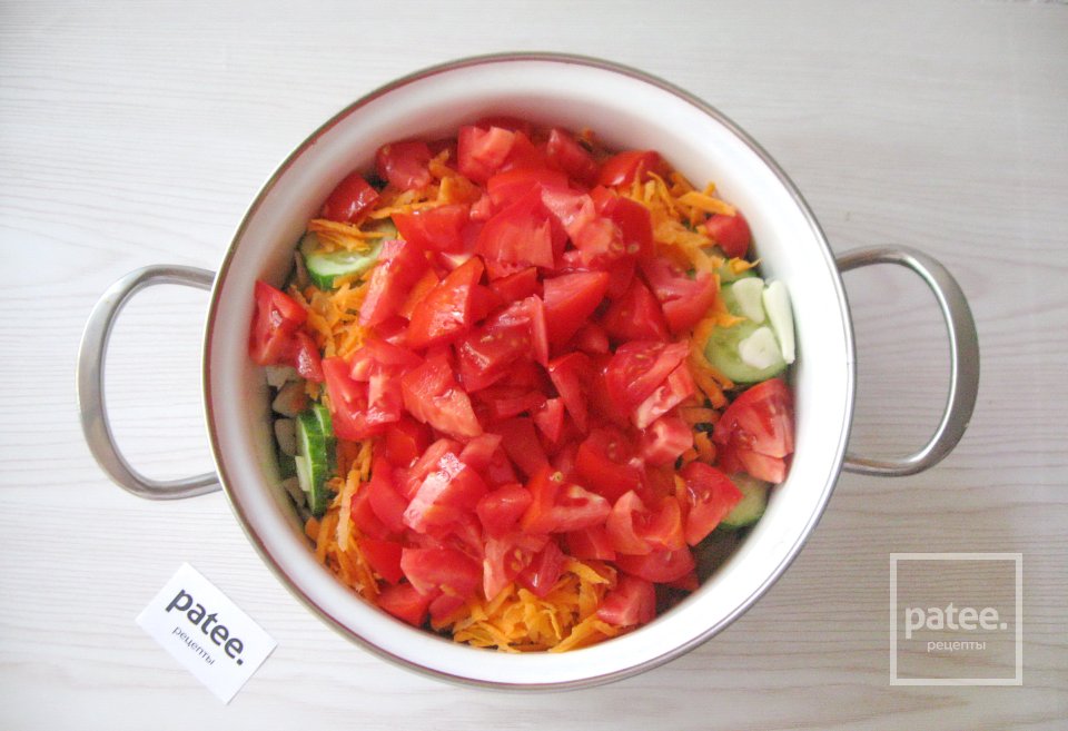 Салат из кабачков с огурцами на зиму - Шаг 8