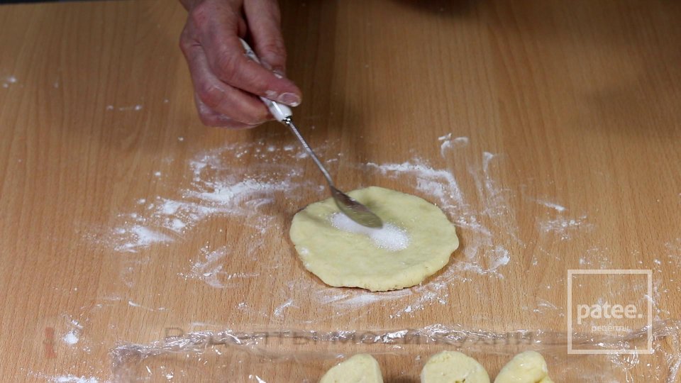 Пирожки со сливами на творожном тесте без дрожжей - Шаг 9