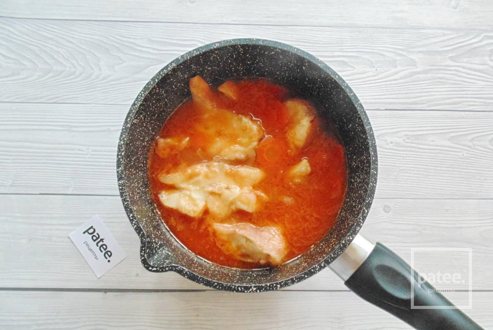 Морской окунь в томатном соусе - Шаг 10