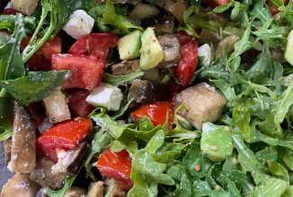 Тёплый салат с баклажанами