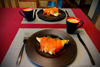 Омлет с рикоттой в лаваше с цитрусовой чавычей в гречишном меду