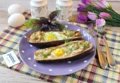 Баклажаны с яйцом и сыром в духовке