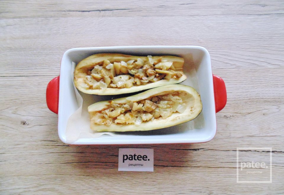 Баклажаны с яйцом и сыром в духовке - Шаг 8