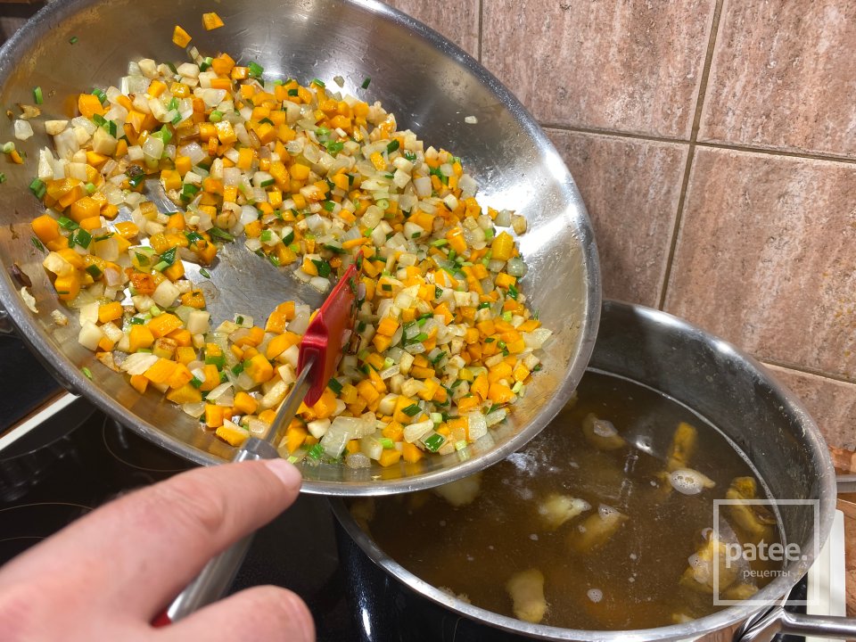 Классический Суп из белых грибов - Шаг 12