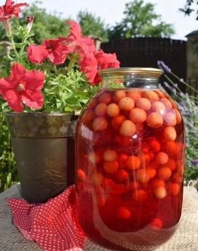 Простой рецепт компота из вишни на зиму 🍒 - Шаг 1