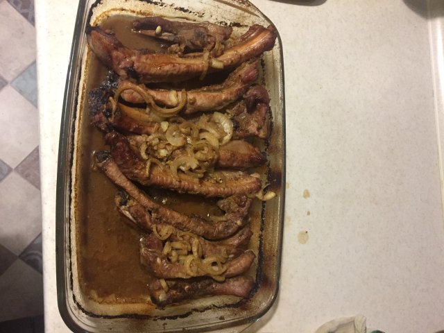 Запечённые рёбрышки в пиве.