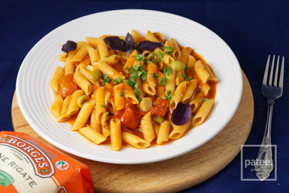 Паста с томатами соусом и оливками 🍝 - Шаг 1