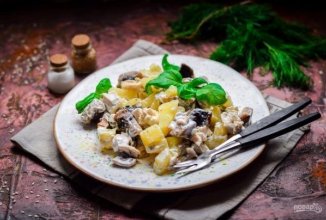 Салат с картошкой, грибами и курицей 🥗