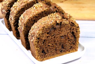 Шоколадный тыквенный кекс с орехами