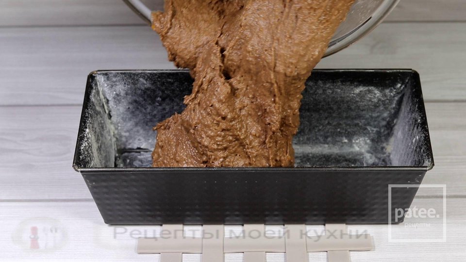 Шоколадный тыквенный кекс с орехами - Шаг 6